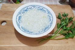 Klasyczny przepis na sałatkę Mimosa: z konserwą, serem, ryżem - najsmaczniejsze sposoby na przygotowanie sałatki Mimosa z tuńczykiem w puszce